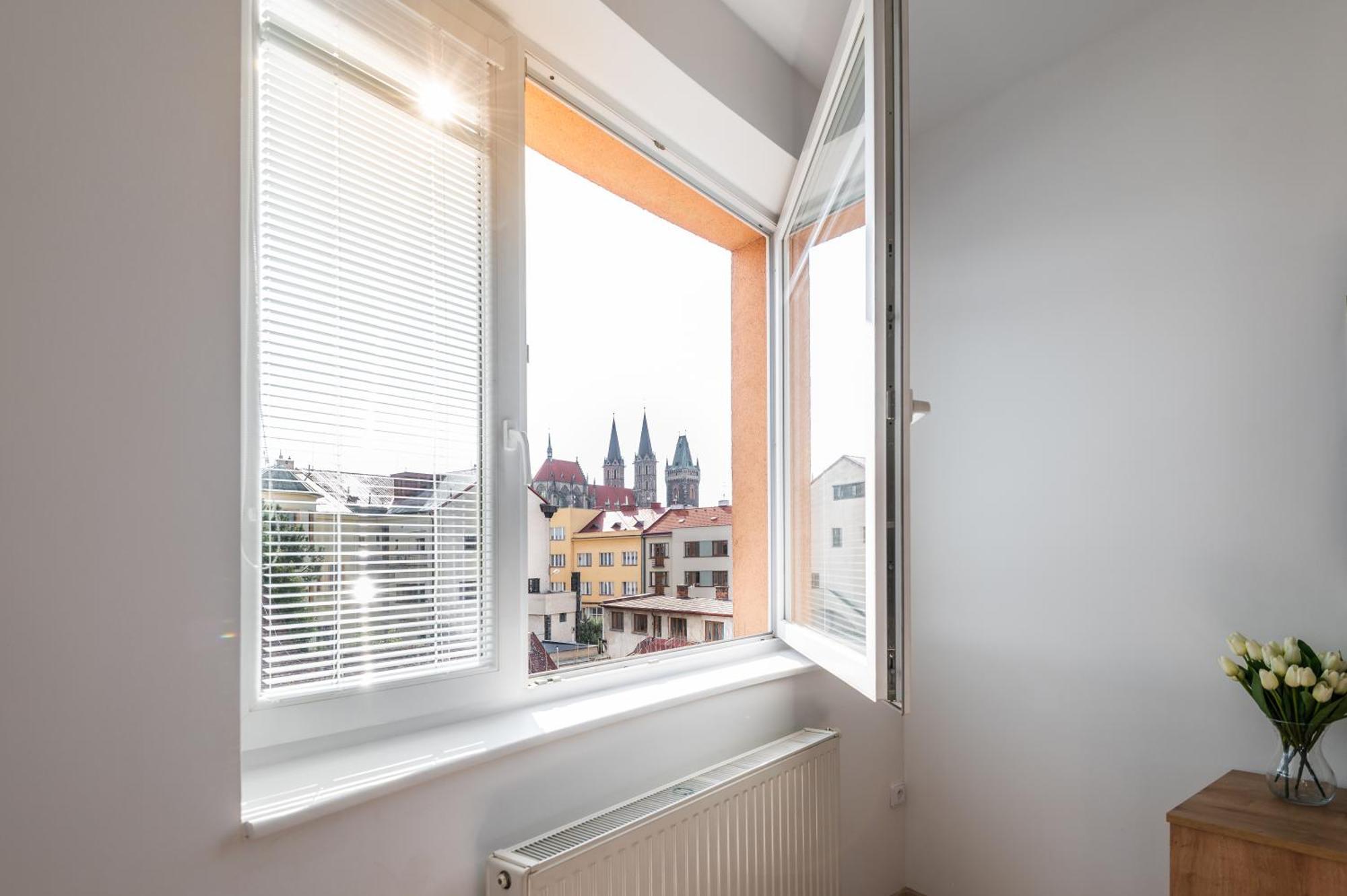 Café Kaftan - pension Kolín Exteriör bild